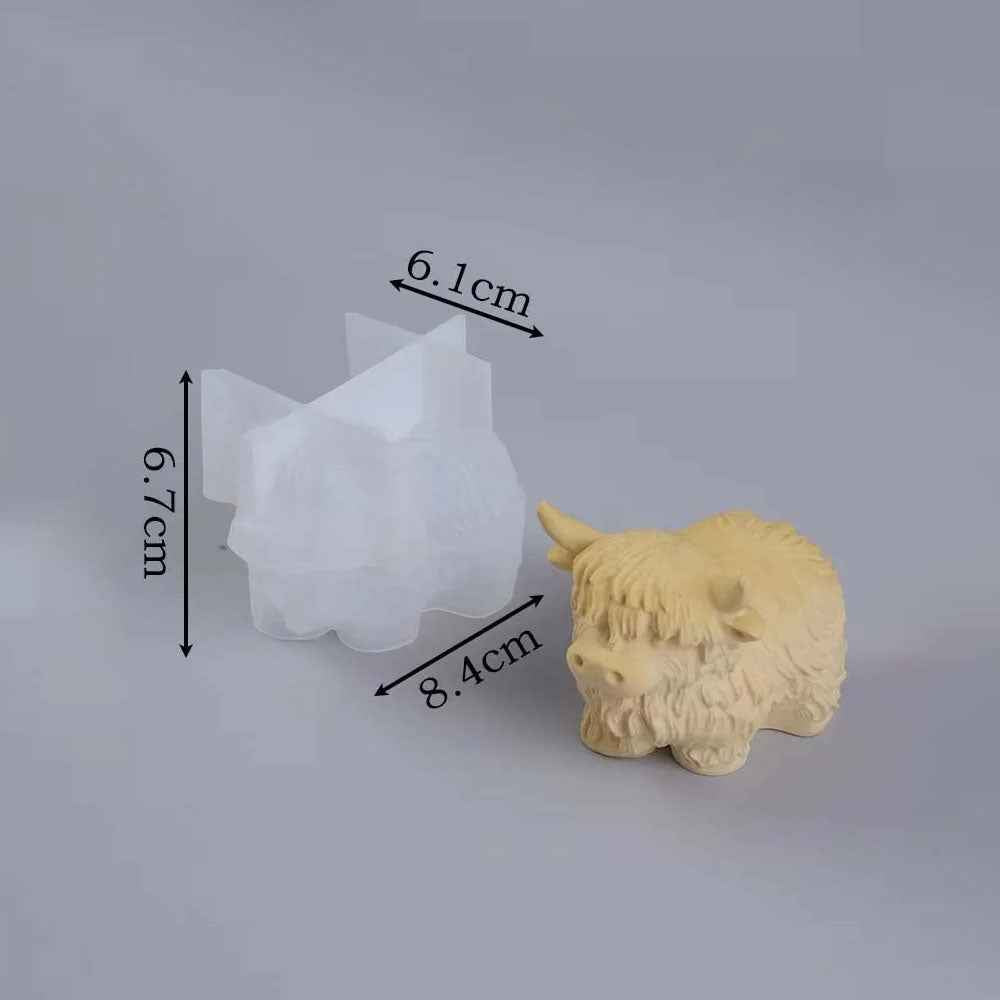 Thulan Fringe Highland Cow Silicone Mold