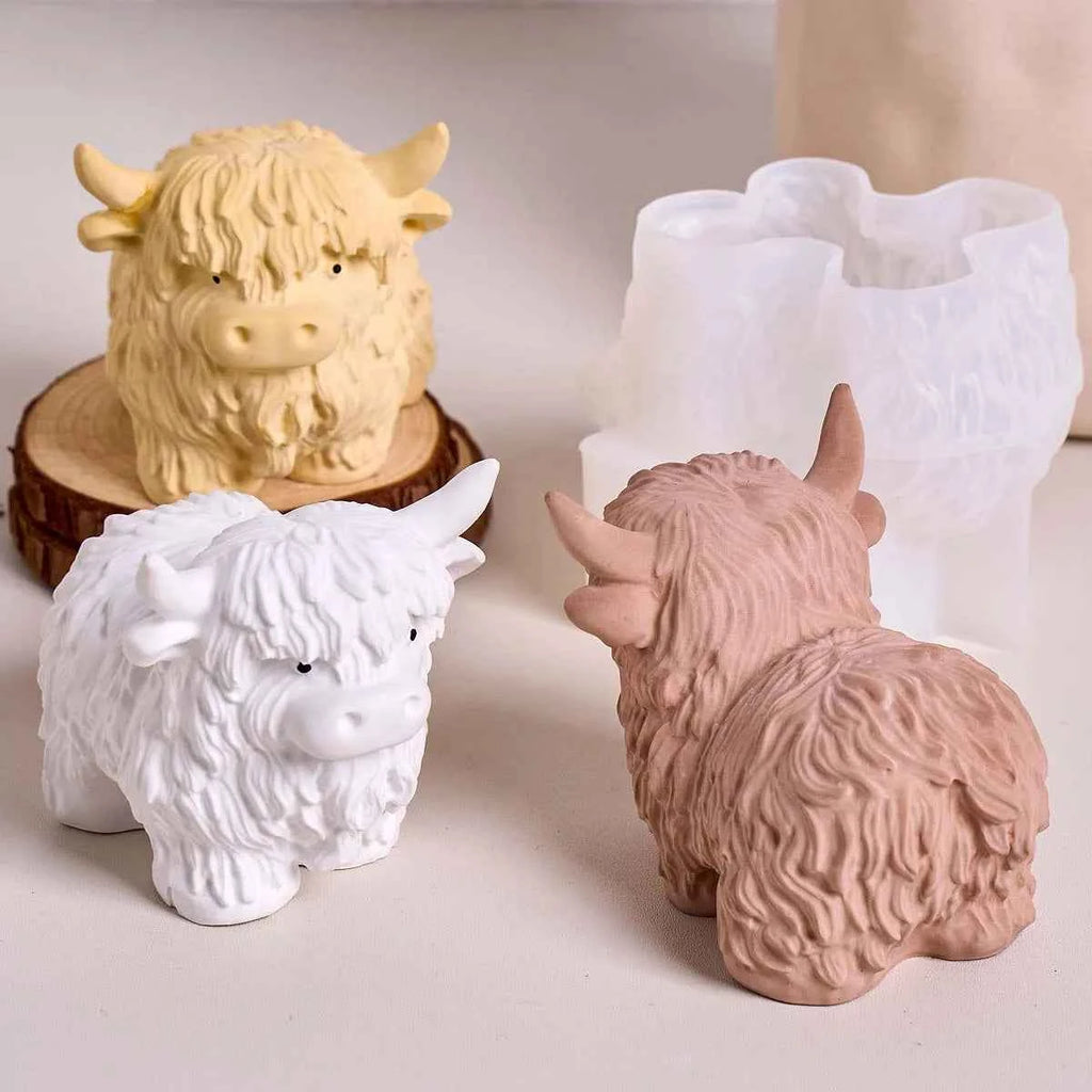 Thulan Fringe Highland Cow Silicone Mold