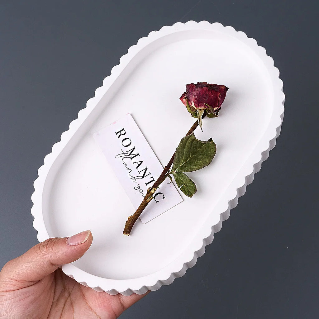 Scallop Edge Silicone Tray Molds.