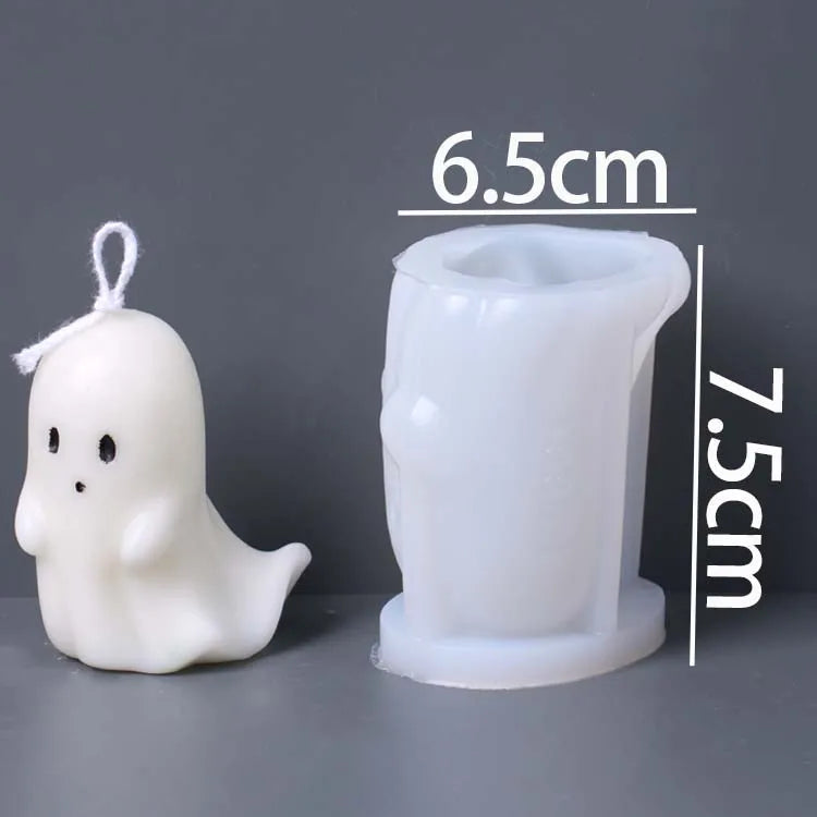 A small white ghost-shaped mold or candle shown next to a translucent white cylindrical mold, with overlaid dimension labels reading 6.5cm and 7.