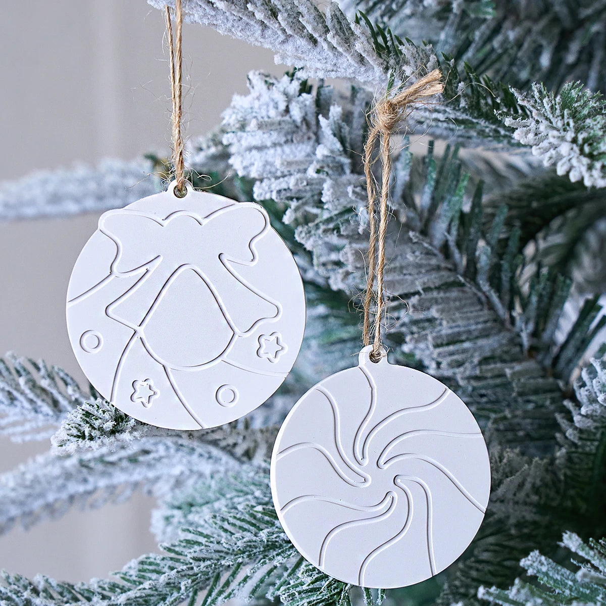 Round Hanging Silicone Mold with Embossed Patterns