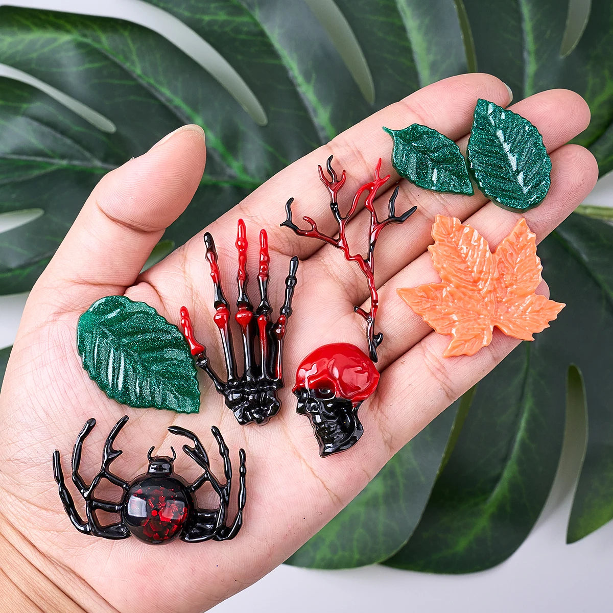 Halloween Silicone Mold Set (7pcs) – Skull, Hand, Pumpkin, Spider, Leaves